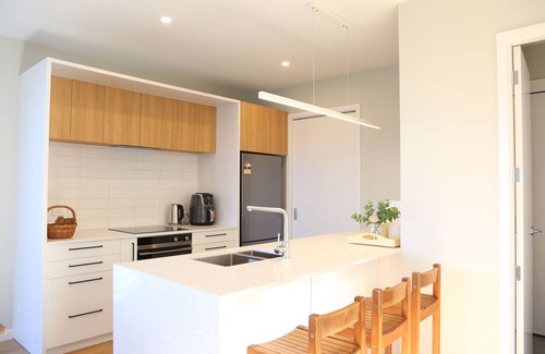 Johnsonville Maison | Skyline Vista: Luxe View, Parking, Espresso & Netflix