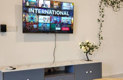 Bukit Indah Appartement | Skytree A0802-(1) Netflix Aeon ByStay