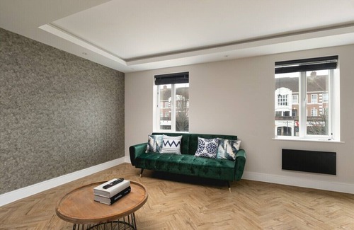 Barnet Appartement | Skyvillion -4Bed Cozy Cockfosters Apt Mins to Tube