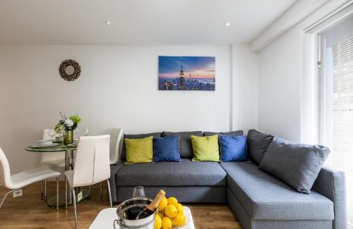 Grange Appartement | Skyvillion - COZY APARTMENTS in Enfield Town With Free Parking & Wifi
