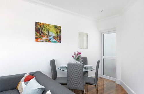 Turkey Street Maison | Skyvillion - Enfield 4Bed House w/Garden + Parking