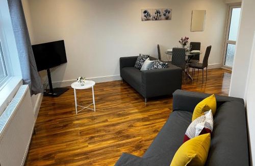 Turkey Street Appartement | Skyvillion - London Enfield 4 Bedroom Cosy House Free Parking Garden