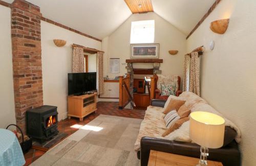 Cauldon Low Maison | Slade Tops