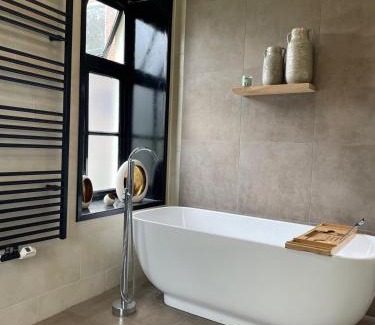 Leermens Appartement | Slapen in een eeuwen oude Pastorie