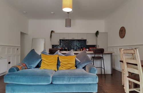 Craiglockhart Copropriété | Slateford House 1770 - The Jacobite's stronghold - 3 Bedroom Apartment