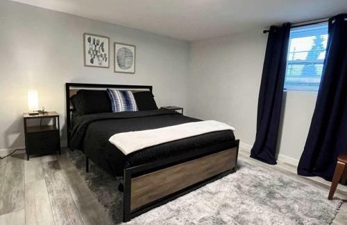 White Center Maison | Sleek 2BR Lower Unit Near Airport & Seattle DT