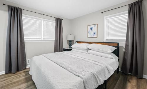 Stockbridge Maison | Sleek 3 BR home with self check in Private!