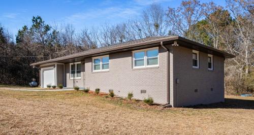 Stockbridge Maison | Sleek 3 BR home with self check in Private!