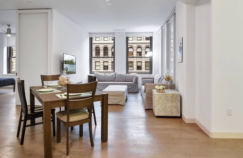 Downtown Buffalo Appartement | Sleek Buffalo /Niagara Condo with free parking- 9 mins to Buffalo General Hospital