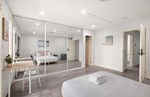 Revesby Maison | Sleek & Comfortable Ensuite Double Room at Revesby with Shared Kitchen