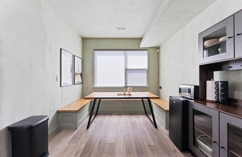 Washington Maison | Sleek & Cozy DC Oasis 1BR/1BA w/ Accessible backyard