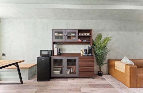 Washington Maison | Sleek & Cozy DC Oasis 1BR/1BA w/ Accessible backyard