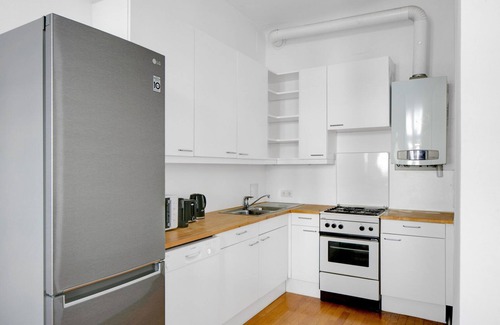 Grinzing Appartement | Sleek Döbling 1BR w/ Elevator, near Spittelau & U6, by Blueground