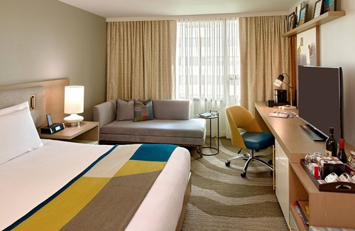 Downtown Portland Hôtel | Sleek Downtown Escape w/ Art & Lounge – Near Oregon Museum of Science & Industry