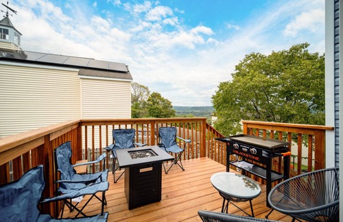 Highland Falls Maison | Sleek Escape: Modern 3 BR- 4 Min from West Point !