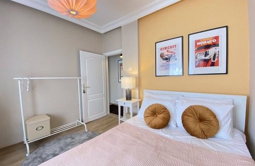 Sisli Appartement | Sleek Flat w Balcony 4 min to Cevahir Mall