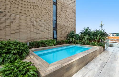 Collingwood Appartement | Sleek Inner-City 1-Bed Pad with Pool & BBQ