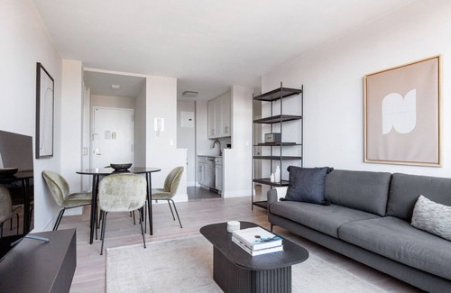 Rose Hill Appartement | Sleek Kips Bay 1BR w/ W/D, Gym & Pool, nr Gramercy Theatre, by Blueground