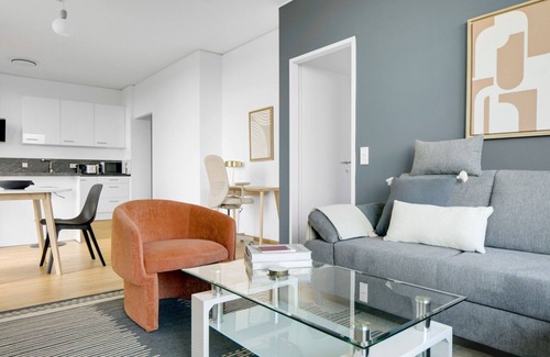 Erdberg Appartement | Sleek Landstraße 1BR w/ Elevator & Rooftop Pool, near U3, by Blueground