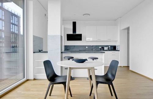 Erdberg Appartement | Sleek Landstraße 1BR w/ Elevator & Rooftop Pool, near U3, by Blueground