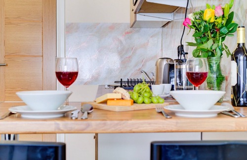 Ponders End Appartement | 2 bed Studio-Free Parking-Pet Friendly-Garden