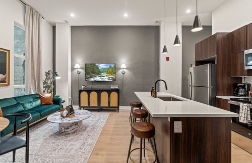 Old City Appartement | SLEEP 8 In 2 New Townhouses in the BEST walking location in Old Philadelphia!