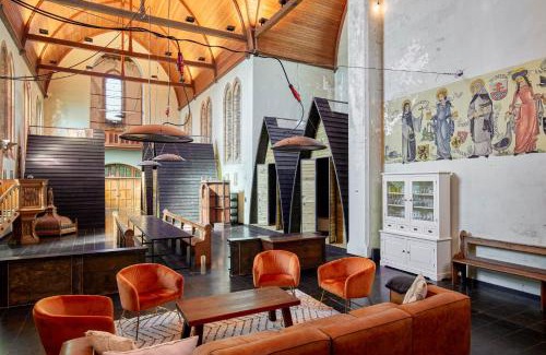 Kaaskerke Maison | Sleeping in a Church - Bed & Bar Tolomeus