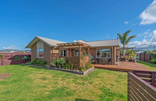 Whitianga Maison | Sleeps 10 and a Minutes walk to the beach