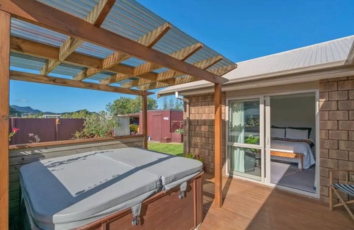 Whitianga Maison | Sleeps 10 and a Minutes walk to the beach