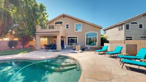 Chandler Maison | Sleeps 10 Heated Pool Putt Putt Dogs Welcome