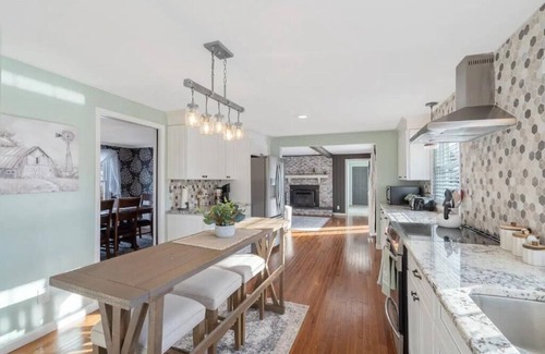 LaFayette Maison | Sleeps 10, Nerf wall, Game Room, fully fenced yard