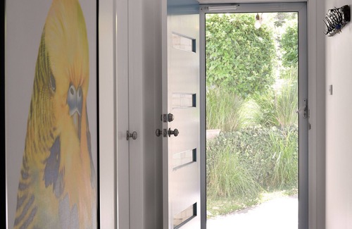 Manyana Maison | Sleeps 11. All linen and towels provided. Pets welcome. Lovely house.