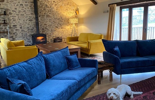 West Buckland Maison | Sleeps 12 - Converted Barn in Rural Location