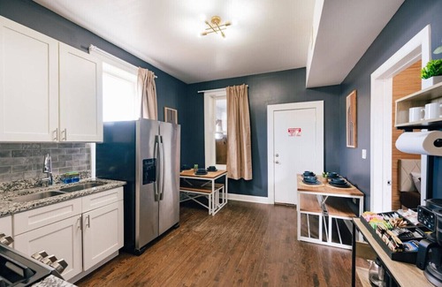 Little Village Appartement | Sleeps 12 - Games - 10 Min to