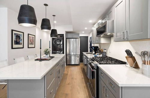 Central Northside Maison | Sleeps 12, Mxn Streets