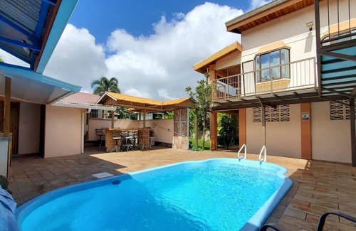 La Fortuna Maison | Sleeps 14 - AC - Hot water - Pool - Volcano Views