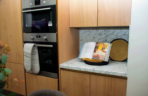 Old Trafford Maison | Sleeps 14 The Old Trafford Zen by Genesis Living