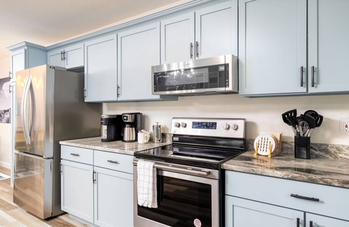 Hidden Creek Maison | Sleeps 18! Basketball Court~Heated Pool~Games