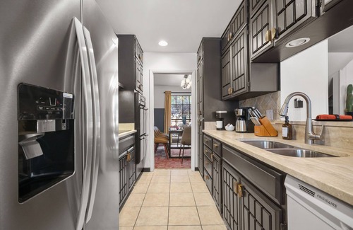 North San Antonio - SAT Maison | Sleeps 20~Sport Court~Heated Pool~Hot Tub~Putt Putt~Games