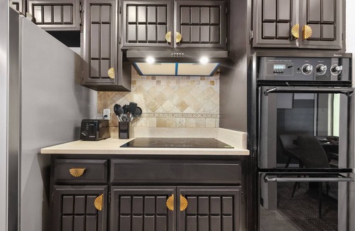 North San Antonio - SAT Maison | Sleeps 20~Sport Court~Heated Pool~Hot Tub~Putt Putt~Games