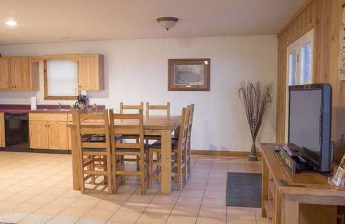 Fayetteville Maison | 20 personnes et plus. Chalet abordable près de New River Gorge Rafting & Climbing