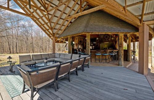 McDonald Maison | Sleeps 29 Pool Tiki Bar Gym Hot Tub Dogs Welcome