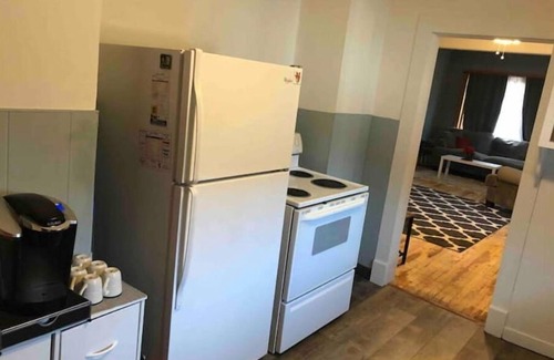 Phillips Maison | Sleeps 5, Rustic,Contemporary, centrally located