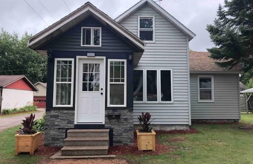 Phillips Maison | Sleeps 5, Rustic,Contemporary, centrally located