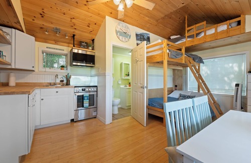 Laconia Copropriété | Sleeps 6, 2 Bath, Large Private Deck, Beach & Pool