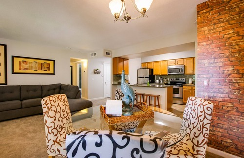 Tempe Copropriété | 8 personnes Magnifique condo entièrement meublé - Super prix, emplacement parfait!