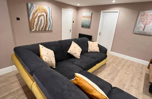 Middleton Maison | Sleeps 6 - Premier in mattress