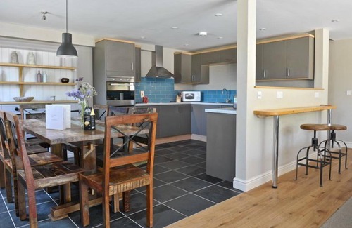 Chedworth Maison | Walnut Grange, grange aménagée et moderne sur une propriété privée Cotswold