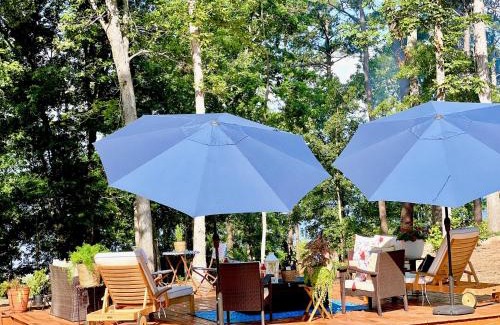 Etoile Villa | SLEEPS SIX - Rent Entire WATERFRONT CABIN #1