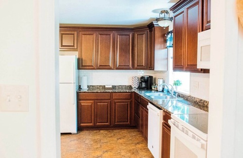 Wagontown Maison | Sleeps up to 18 people, perfect for a family getaway